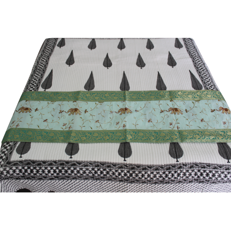 Embroidered Table/Bed Runner (Green)